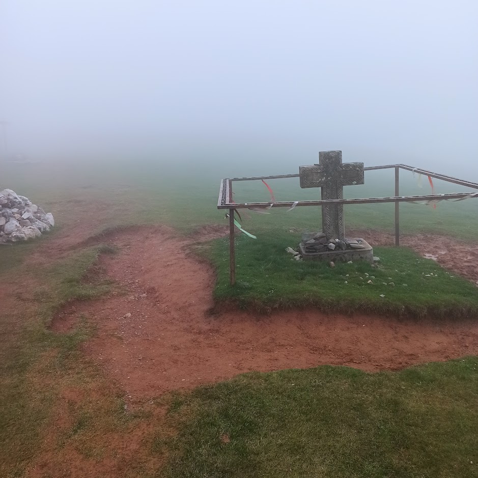 Cruz etapa 0 camino de santiago