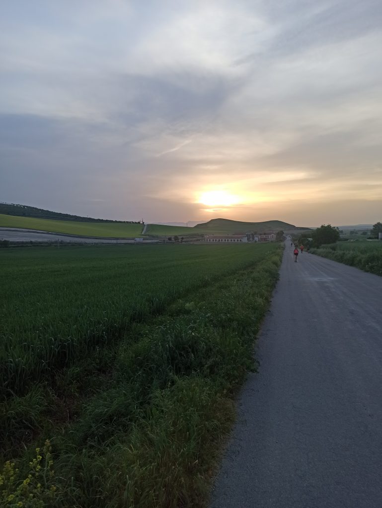 Amanecer en Santo Domingo de la calzada por el camino frances a Santiago de Compostela