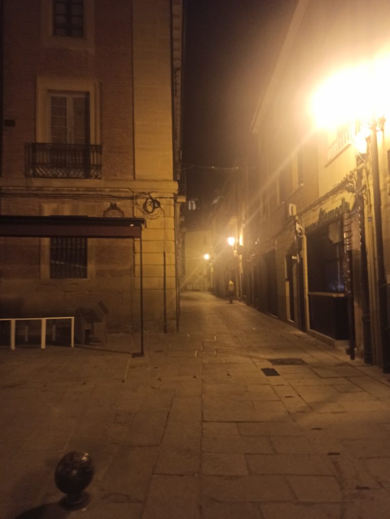 Santo Domingo de la calzada de noche por el camino frances a Santiago de Compostela